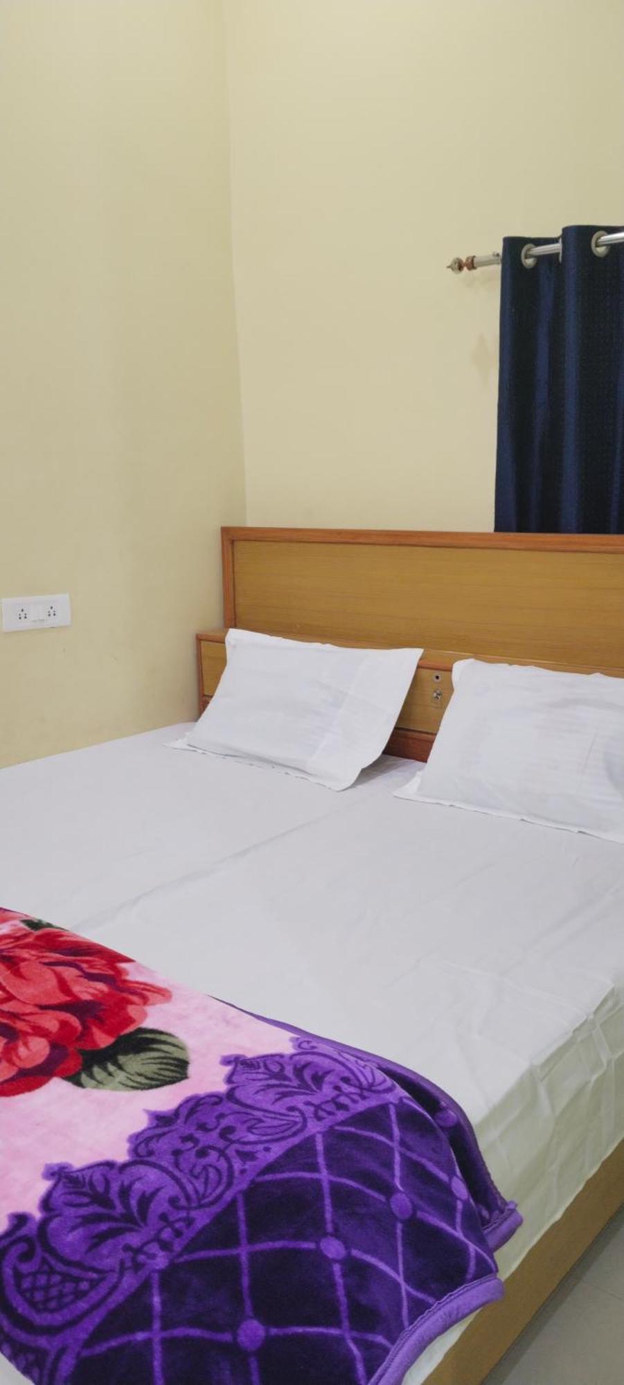 Ghura Laxmi Home Stay מראה חיצוני תמונה