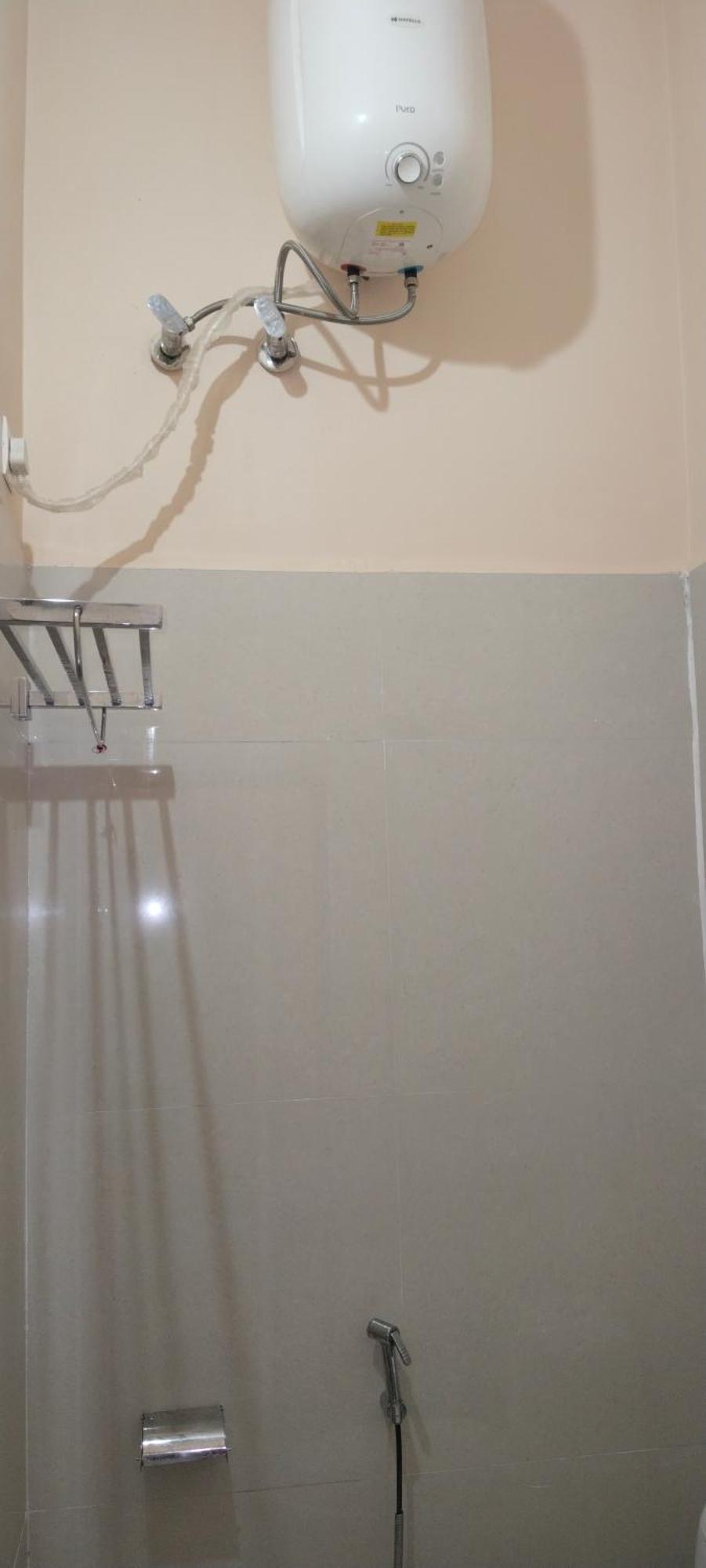 Ghura Laxmi Home Stay חדר תמונה